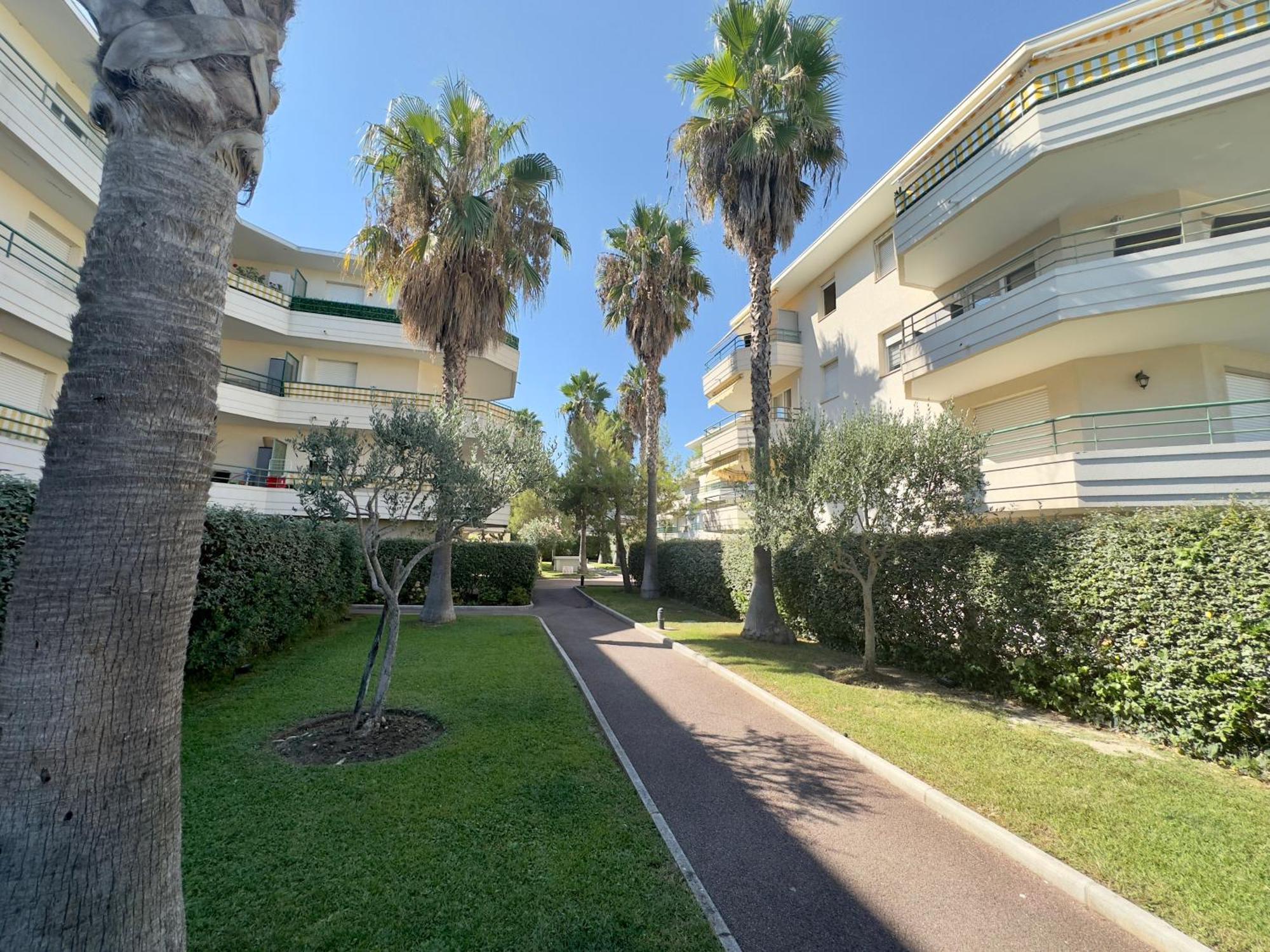 Regent Cote D'Azur Air-Conditioned, Pool, Garden & Parking Villeneuve-Loubet Buitenkant foto