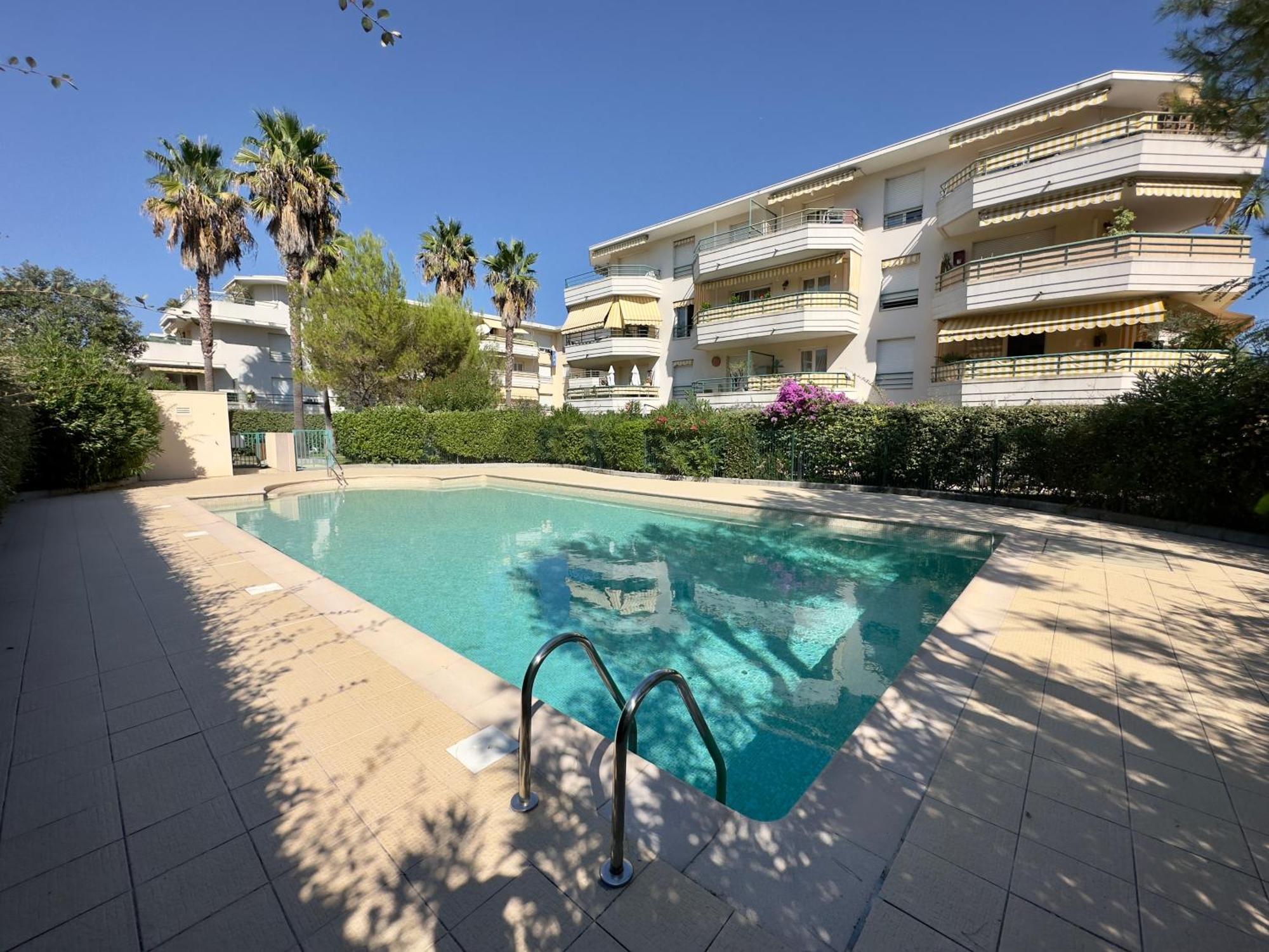 Regent Cote D'Azur Air-Conditioned, Pool, Garden & Parking Villeneuve-Loubet Buitenkant foto